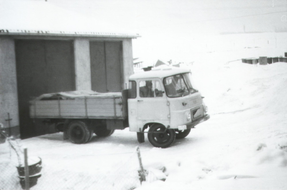Bau neuer Garagen und einer Lagerhalle